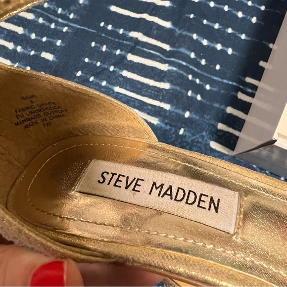 Steve Madden Nairi Gold Heel - Picture 11 of 11